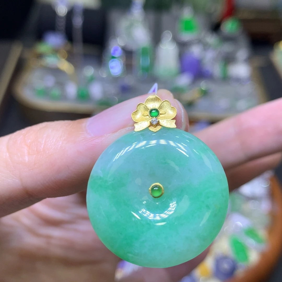 翡翠18K金镶嵌颈饰翡翠吊坠项链