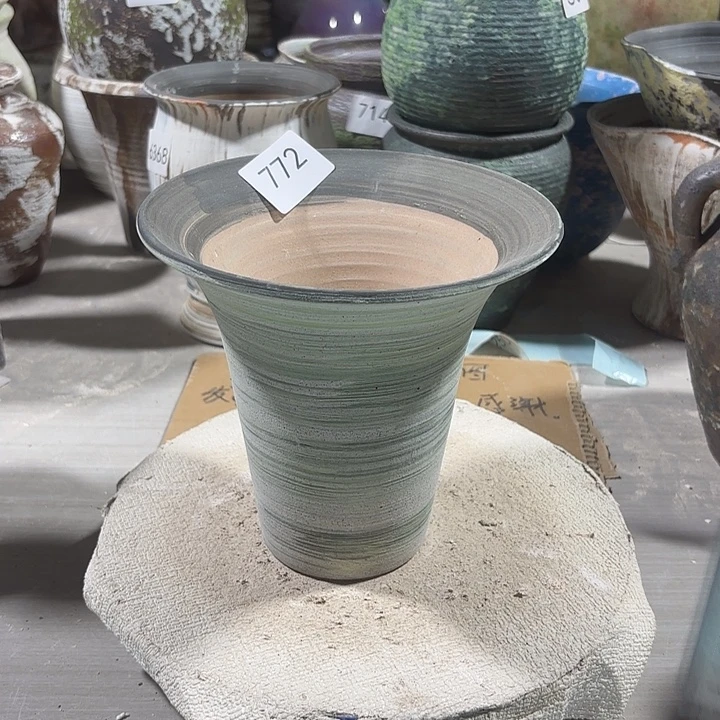 陶摆件高16.5，外口17，有孔，772