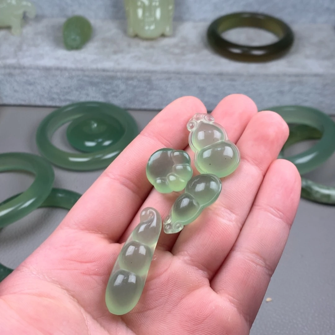 【闪购商品】未镶嵌蛇纹石玉岫玉肩****?