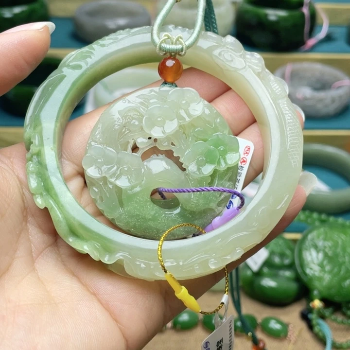 和田玉手镯58+圈口。编号4一套未镶嵌丽*