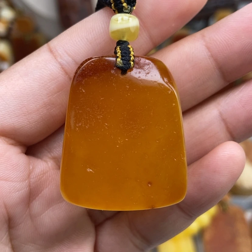 【闪购商品】琥珀颈饰未镶嵌