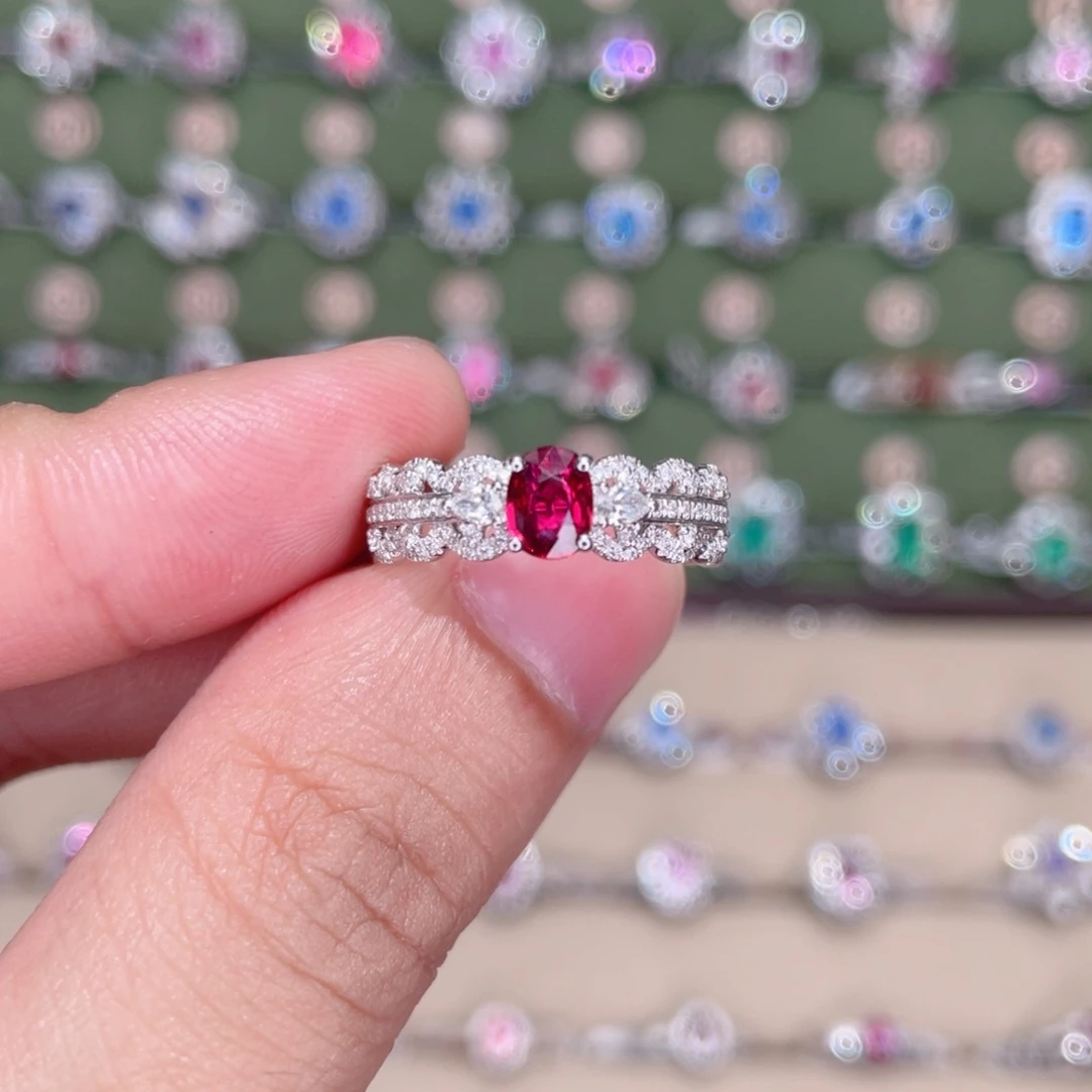 红宝石戒指18K金镶嵌0.5ct 无烧鸽血 强荧光