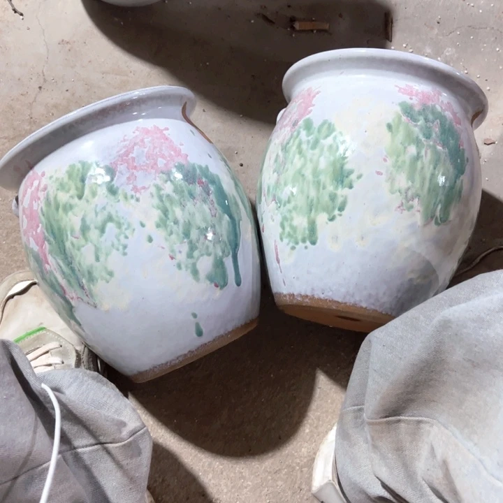 紫砂花盆口径18高度20两只小瑕疵