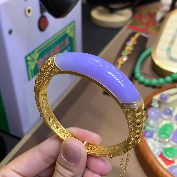 颈饰18K金镶嵌翡翠翡翠