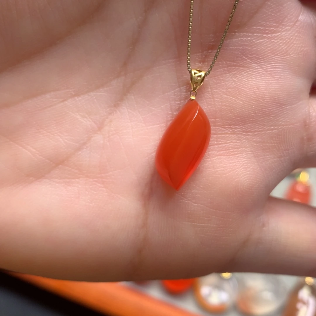 南红玛瑙未镶嵌颈饰
