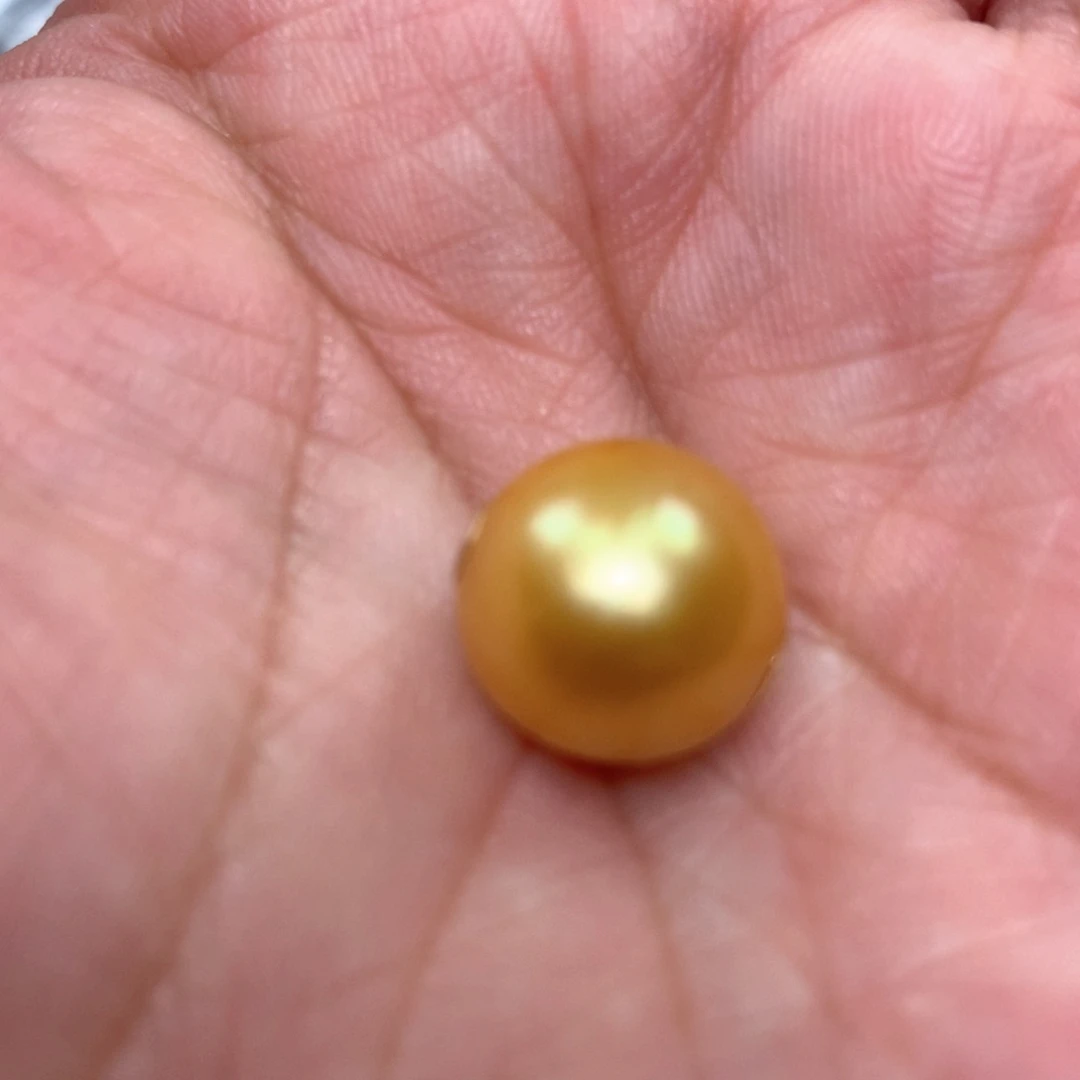 颈饰18K金镶嵌海水珍珠