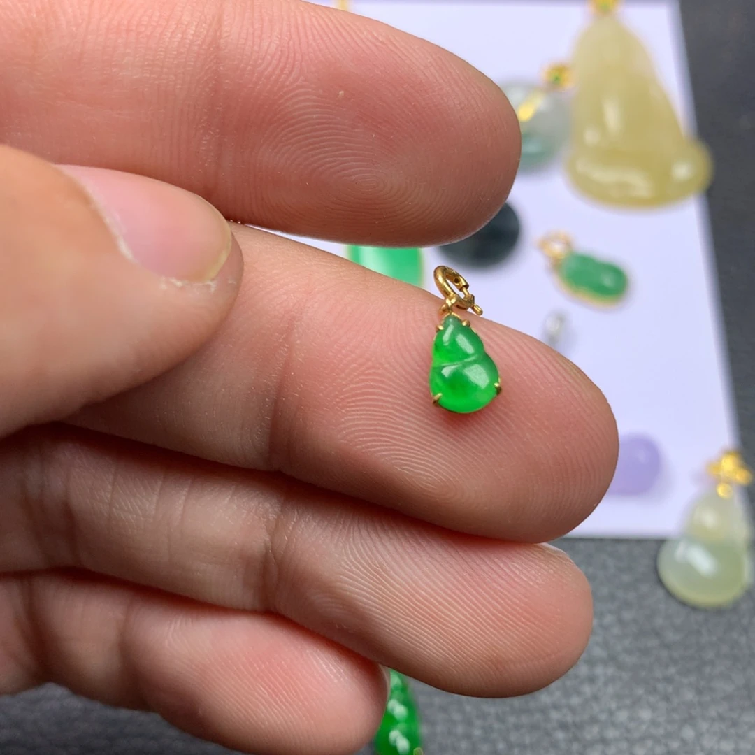 【闪购商品】颈饰18K金镶嵌翡翠狙***灵翡翠