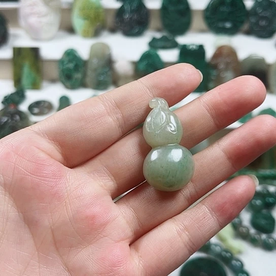 罗***沛未镶嵌独山玉手镯