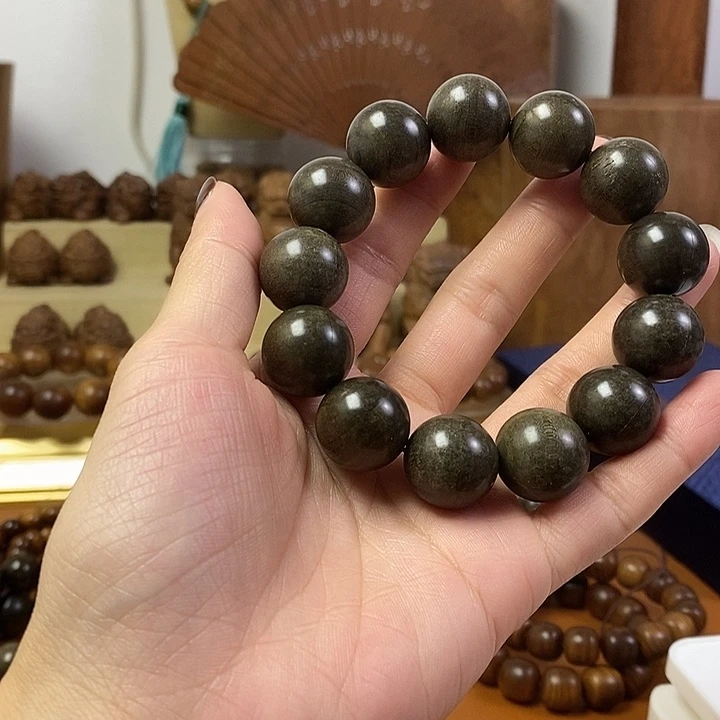 老山檀香微瑕疵阴沉1.8手串
