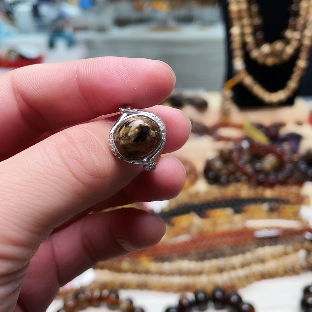 琥珀裸石未镶嵌沐*瑶大