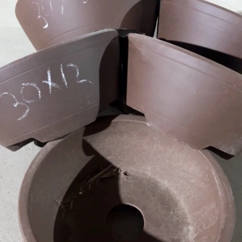 紫砂花盆100-5。      30-12