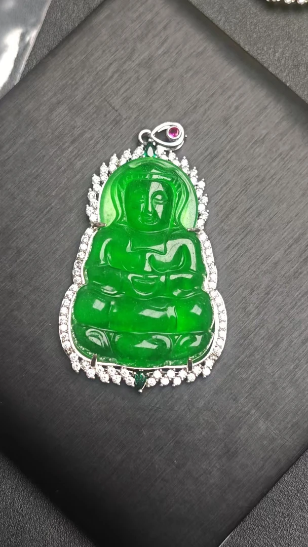 YY37翡翠常规吊坠【邂逅翡翠高冰吊坠，冰透绿意，开启浪漫时光】