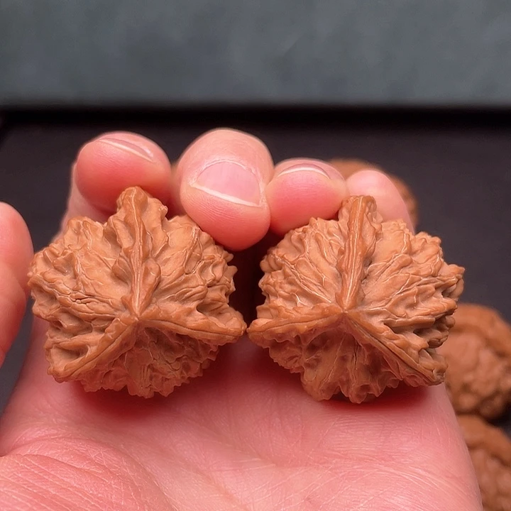 文玩核桃吊坠盘山三棱全品