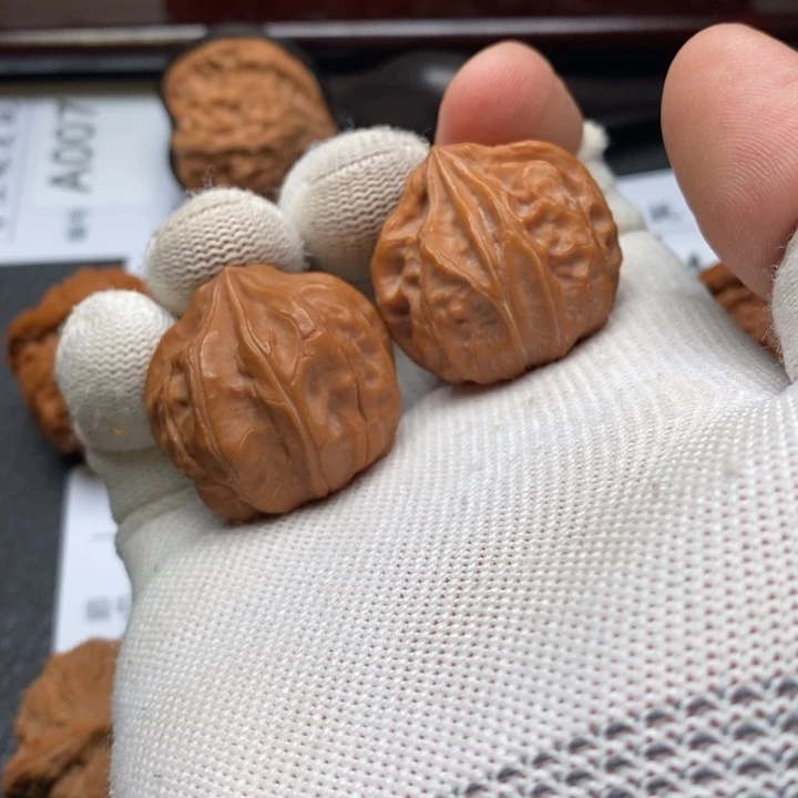 豌***豆文玩核桃把件玉玺