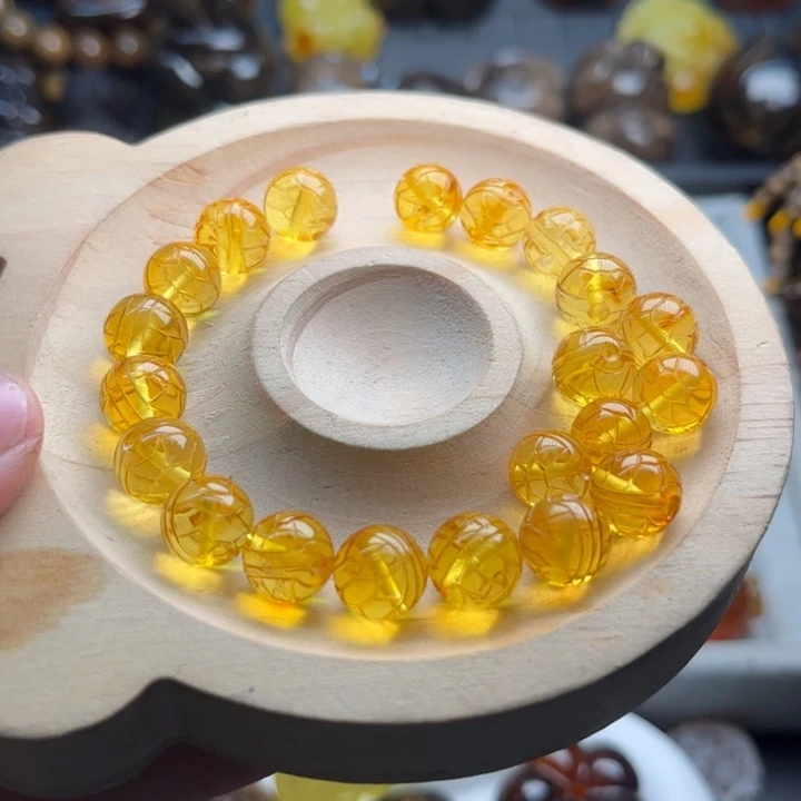 琥珀未镶嵌颈饰蜜蜡