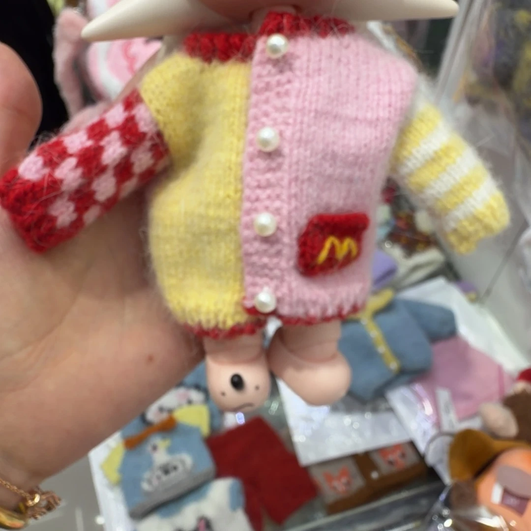 麦当劳手工毛衣一个，不带娃