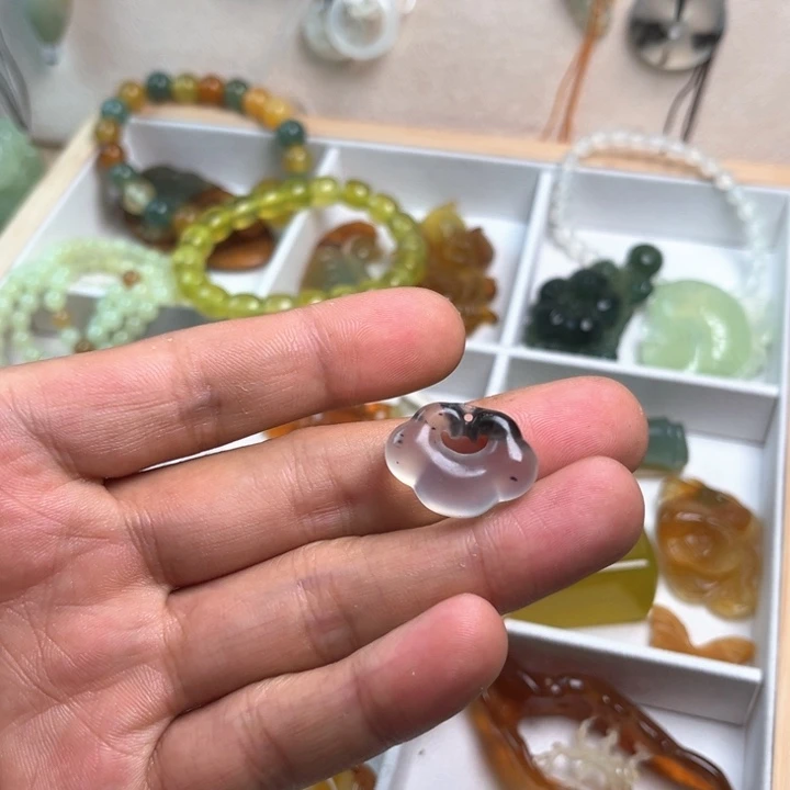未镶嵌蛇纹石玉颈饰