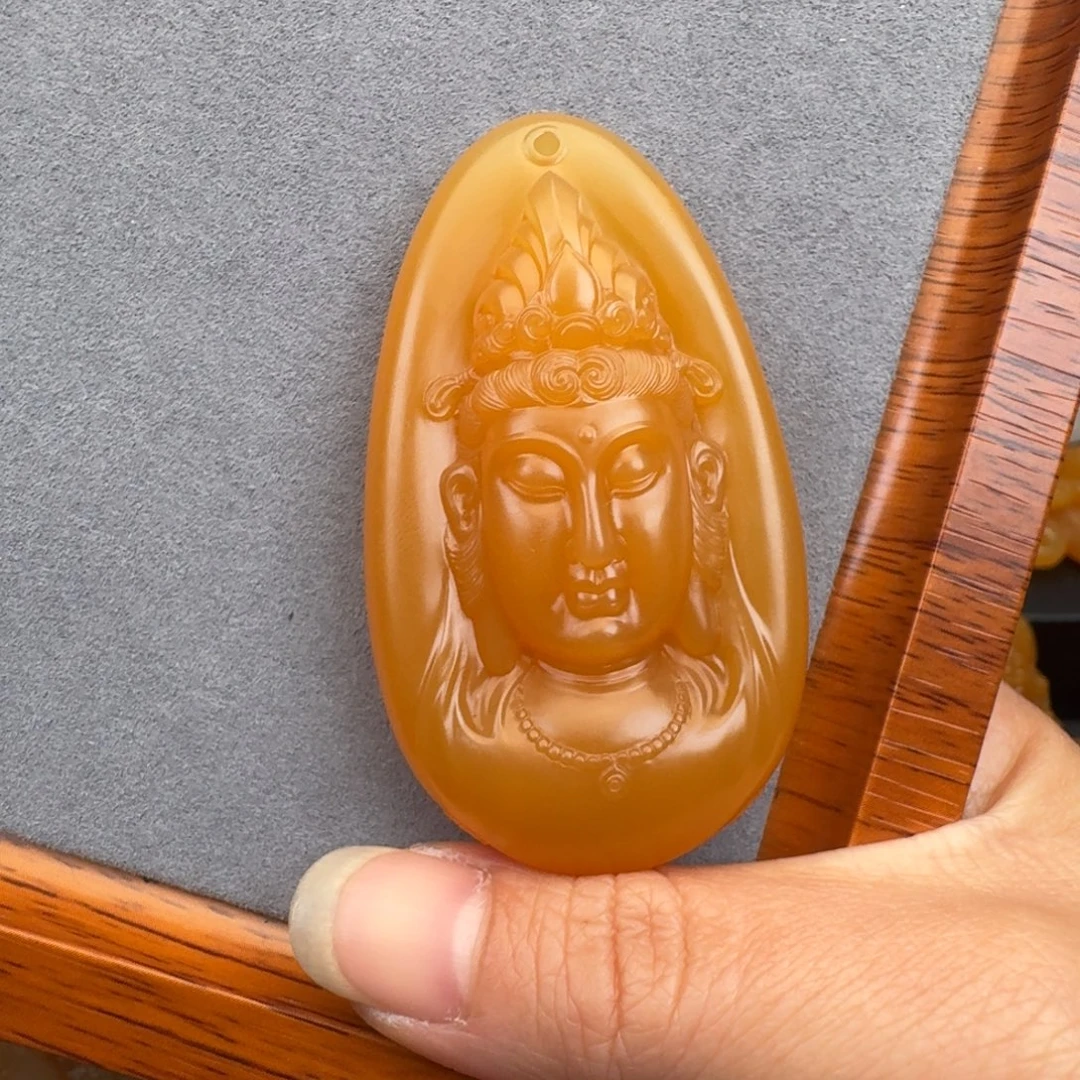 小***人石英质玉（黄龙玉）未镶嵌挂件