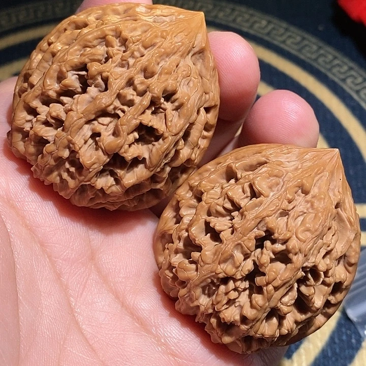 【闪购商品】文玩核桃吊坠星*雨九龙筋
