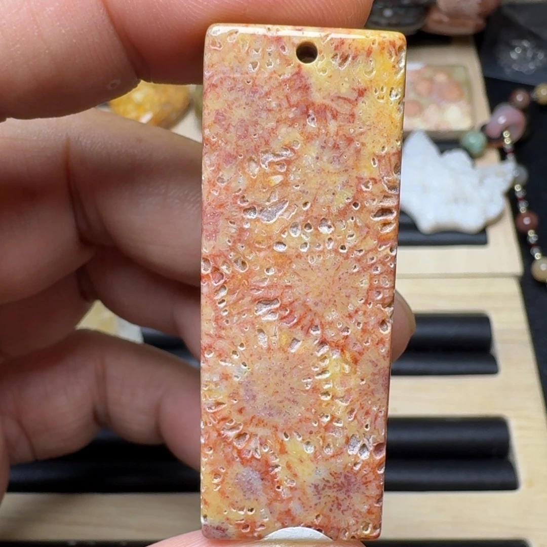 未镶嵌纯天然色有机玉石保真色硅化玉