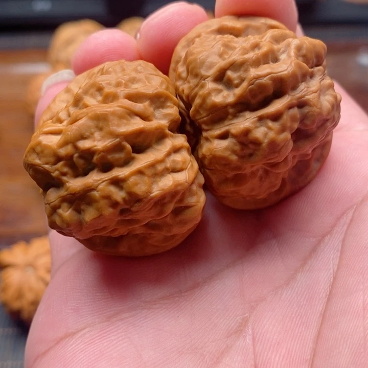 文玩核桃把件四开背青蛙