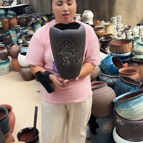 18口32高瑕疵一个盆子。