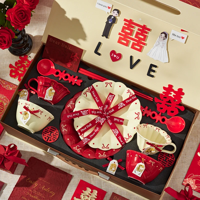 新婚结婚订婚礼物送新人新娘家用餐具套装实用乔迁新居碗碟盘礼盒