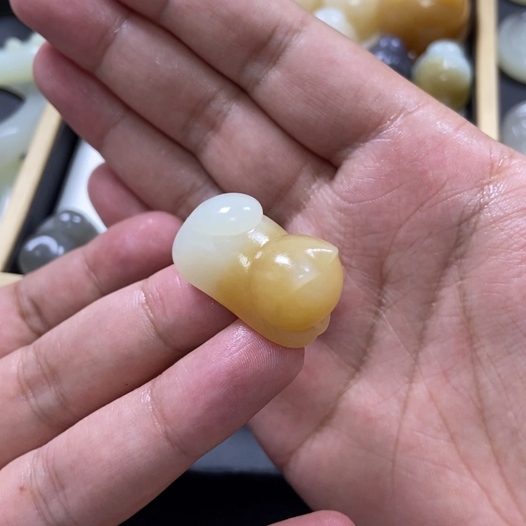 手链未镶嵌和田玉蜜****?