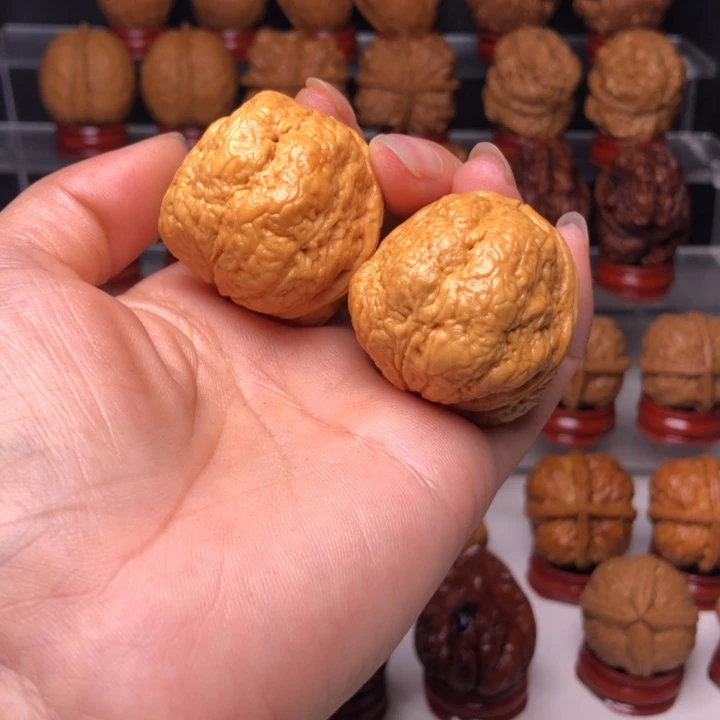 文玩核桃吊坠29平头蟾