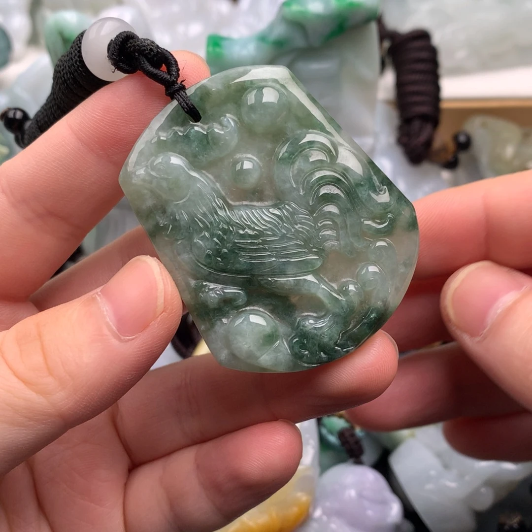 吊坠(不含链)未镶嵌翡翠