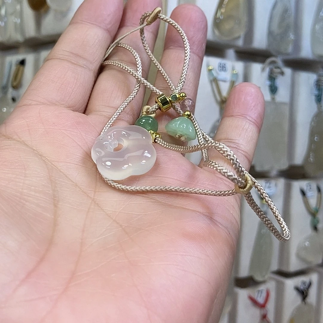 玛瑙/玉髓颈饰未镶嵌