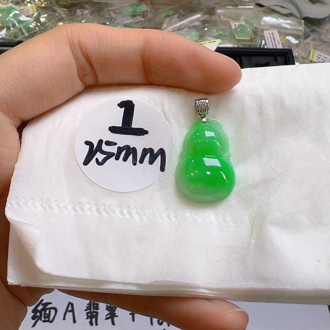 翡翠18K金镶嵌颈饰翡翠