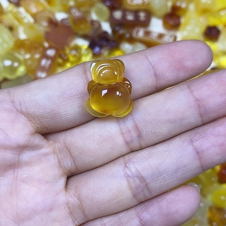吊坠橄榄核抱抱熊52
