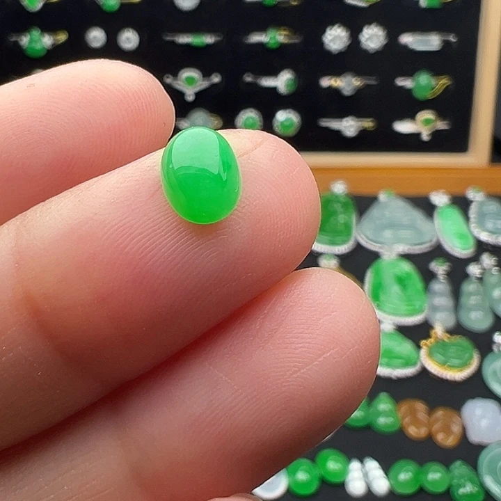 翡翠未镶嵌颈饰蛋7.2