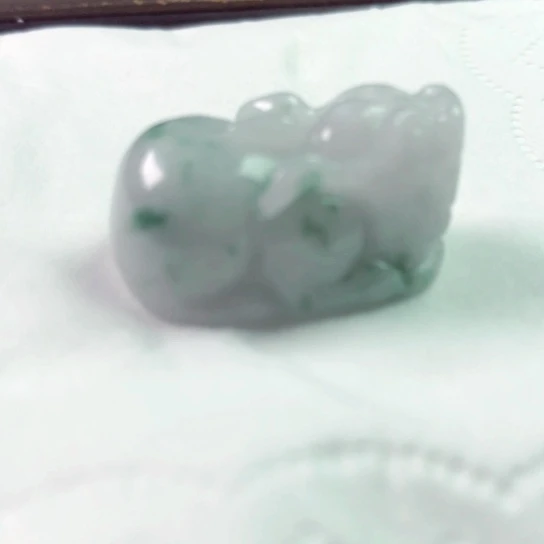 翡翠未镶嵌颈饰吊坠