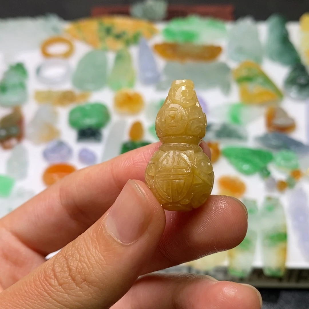 定制翡翠未镶嵌吊坠