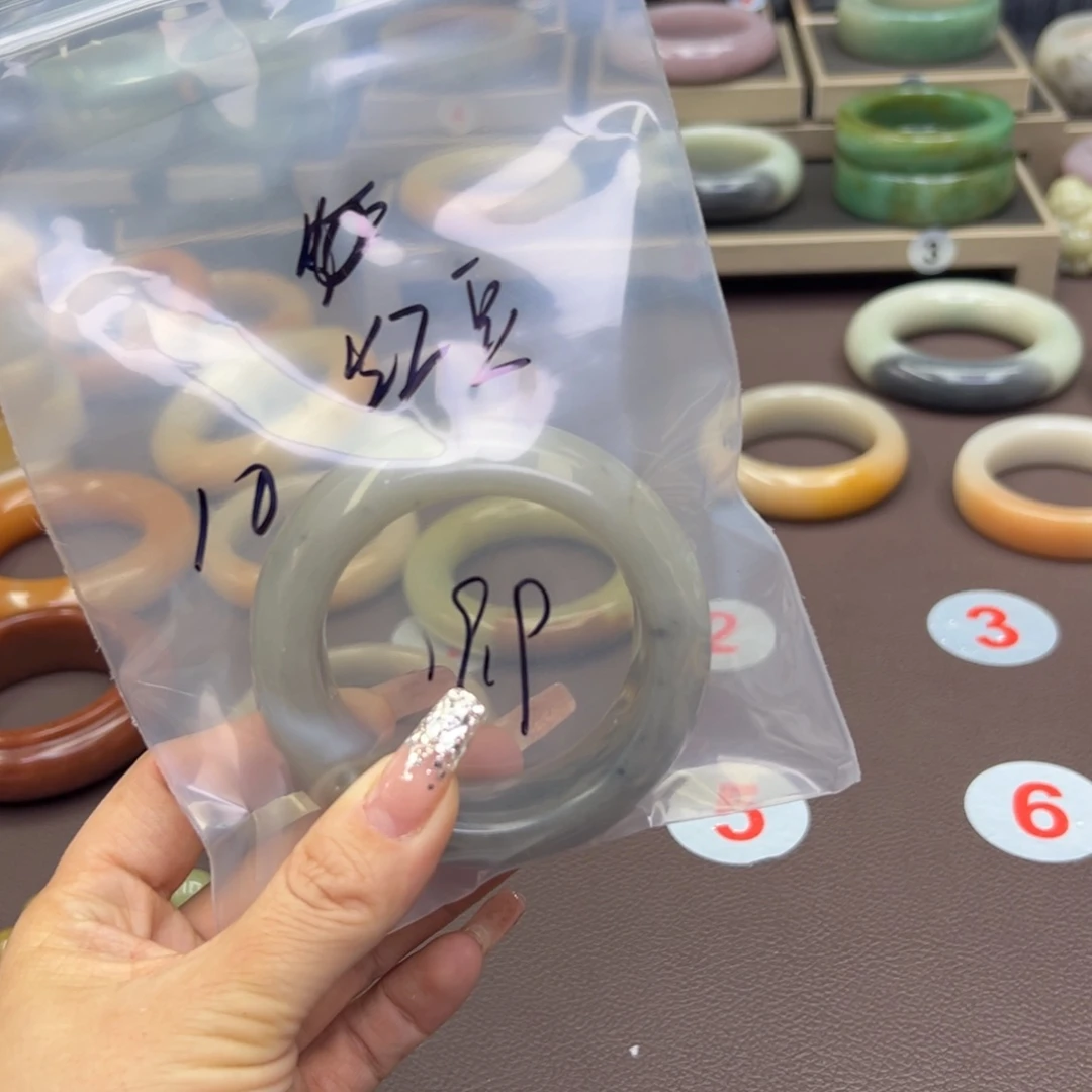 石英质玉手镯合金红****豆