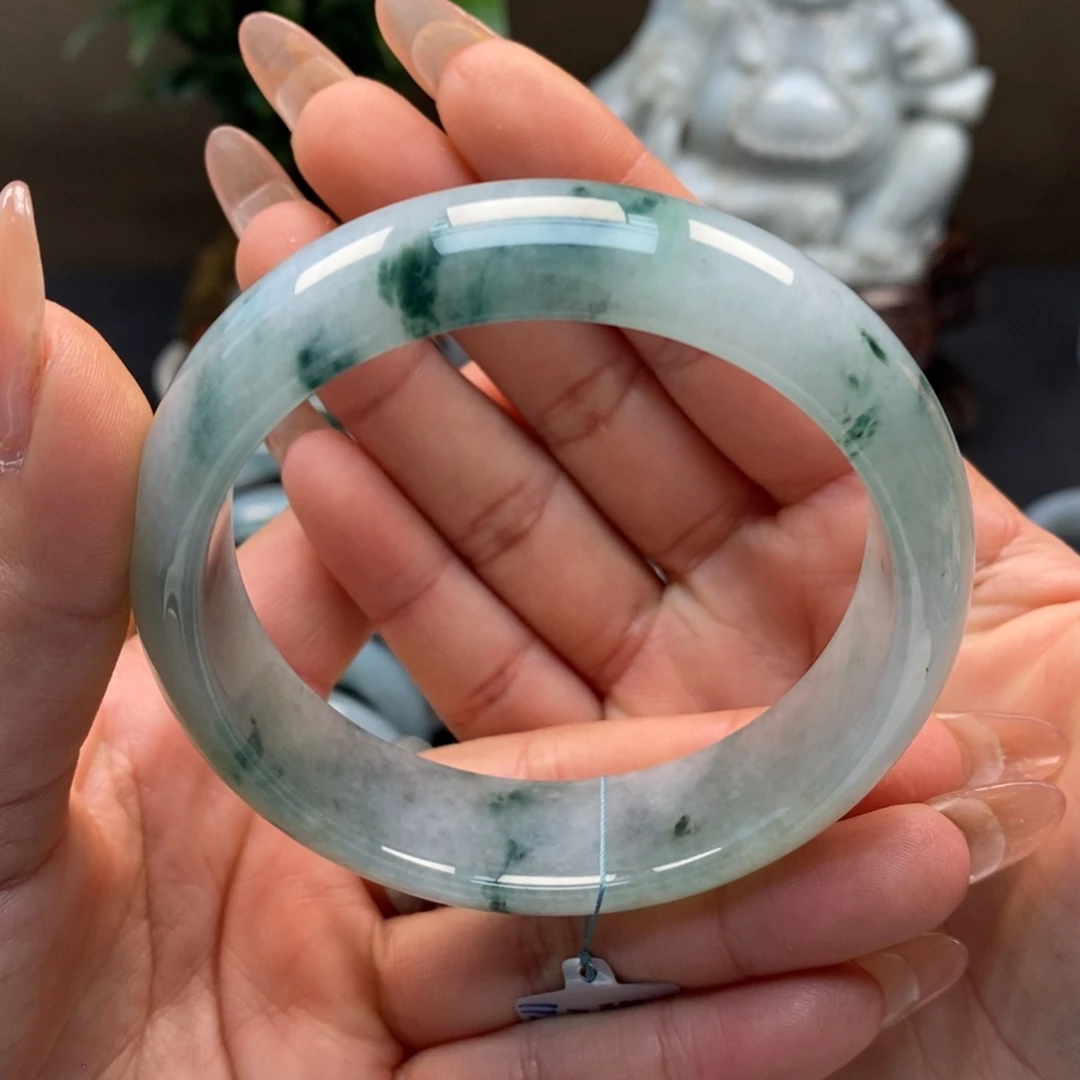 翡翠手镯未镶嵌天然