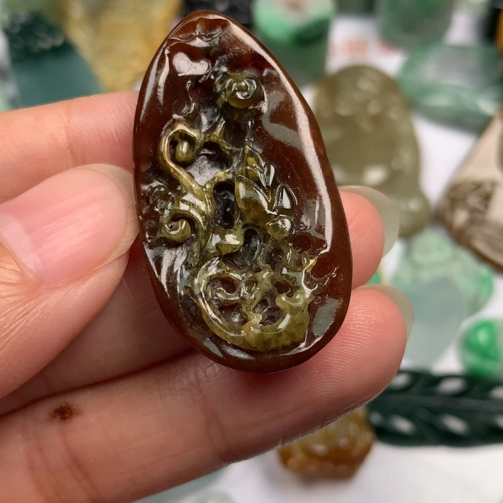 翡翠未镶嵌颈饰翡翠