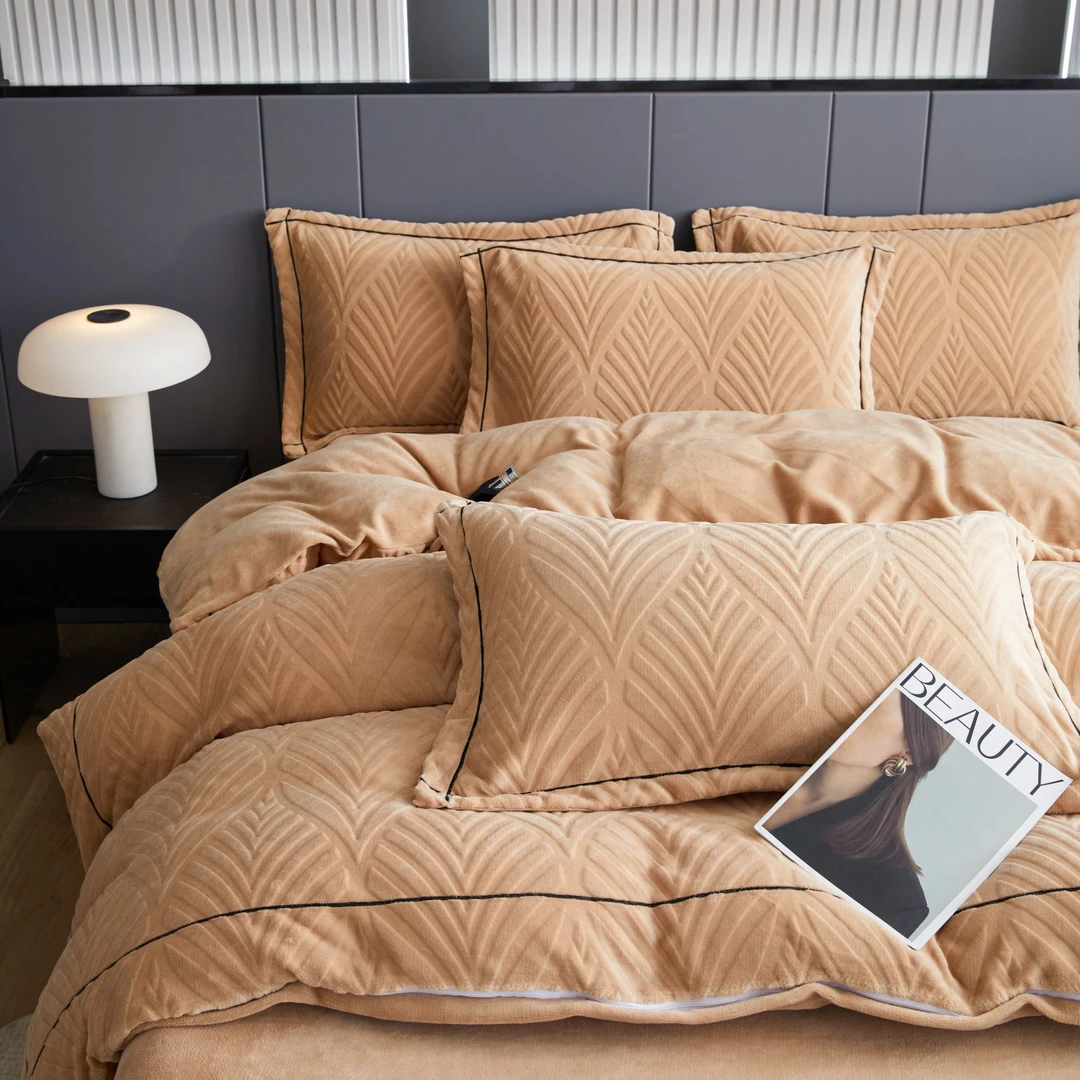 2024新款高克重牛奶绒雕花简约床单被套床上四件套轻奢加绒加厚