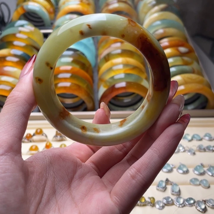 蛇纹石玉手镯未镶嵌57.6