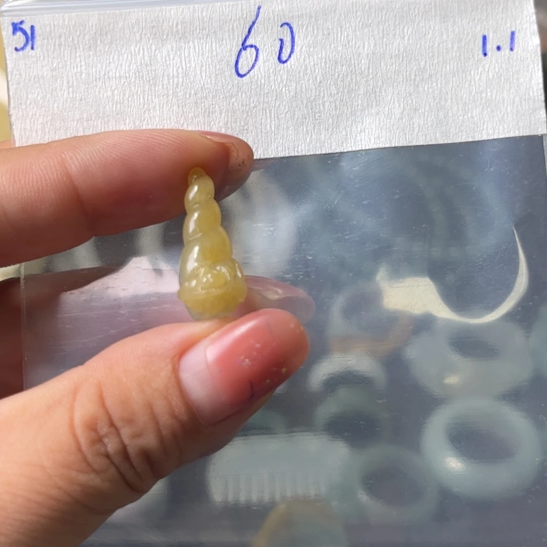 定制翡翠未镶嵌海螺