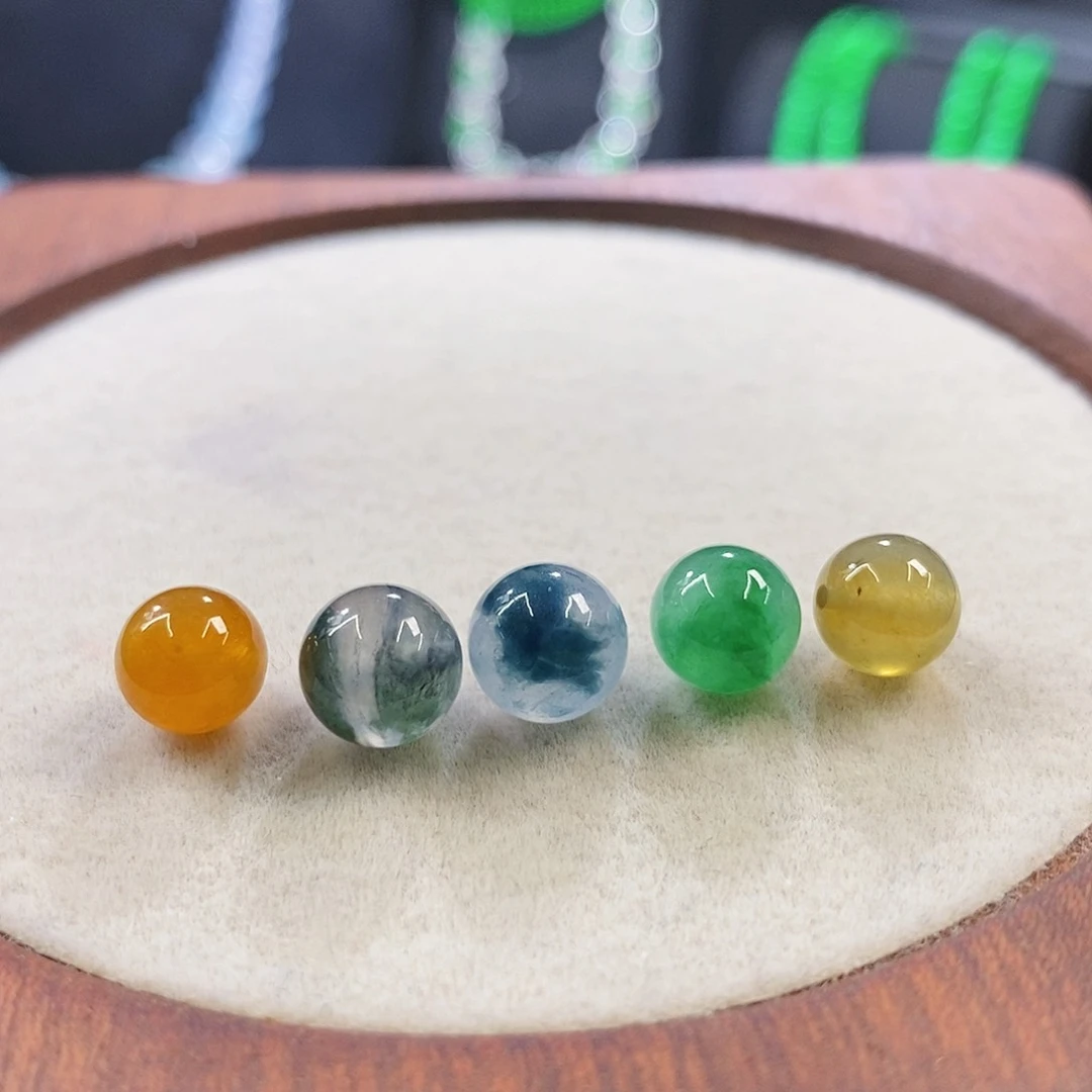 翡翠挂件未镶嵌洛*一组珠珠