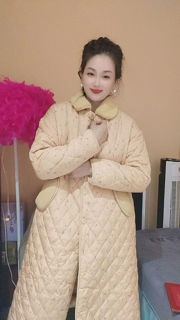 春亚纺女翻领睡袍可外穿轻薄不臃肿