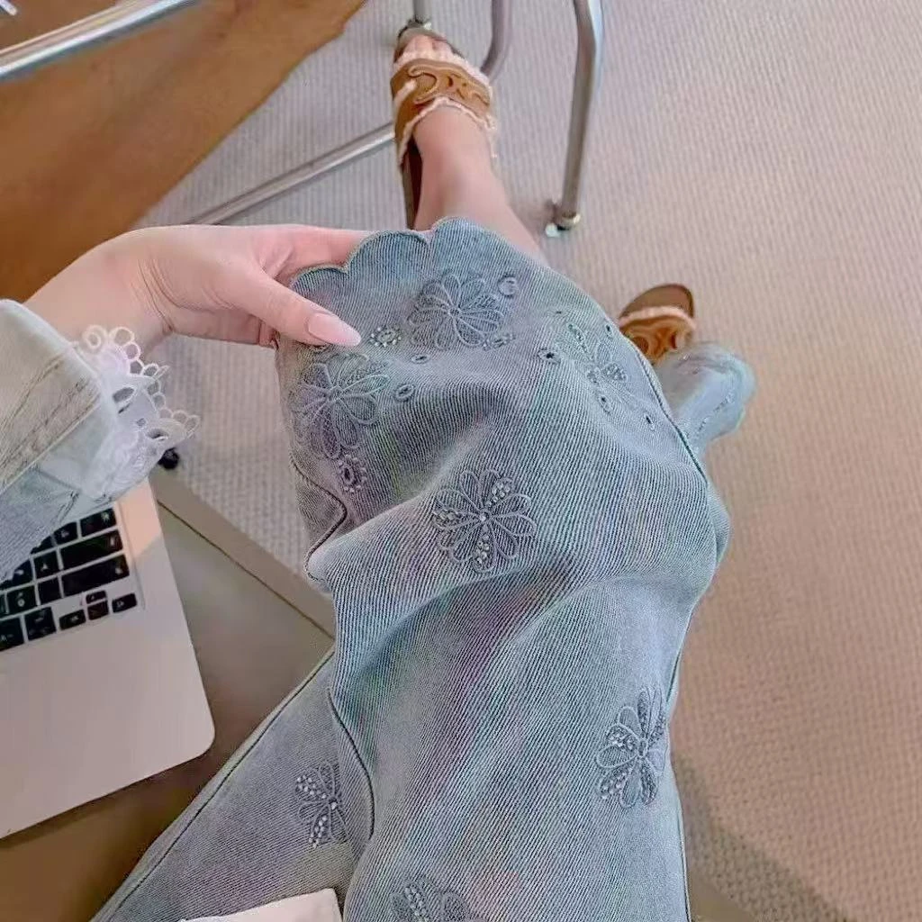 小雅姐姐  复古重工刺绣烫钻设计感直筒牛仔裤IW59