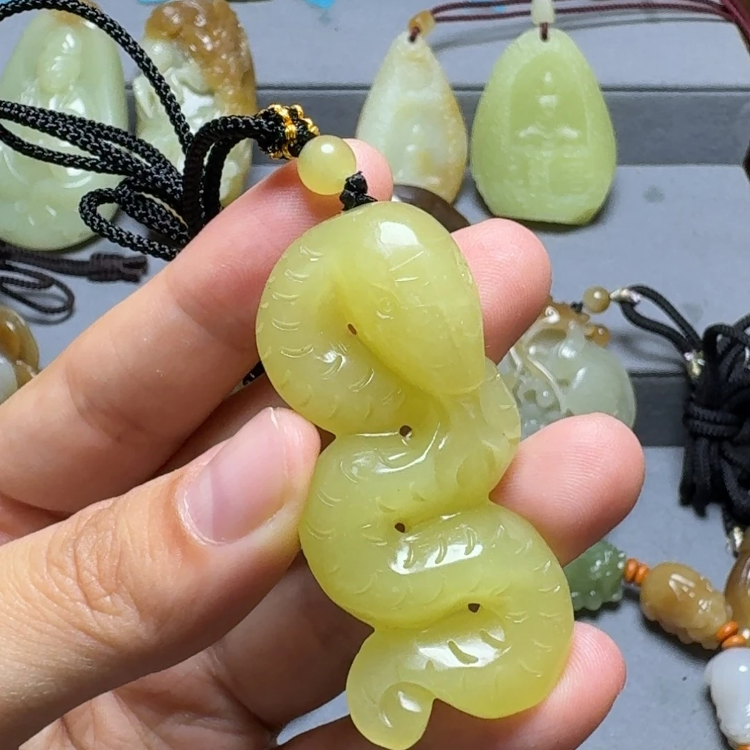 和田玉未镶嵌颈饰