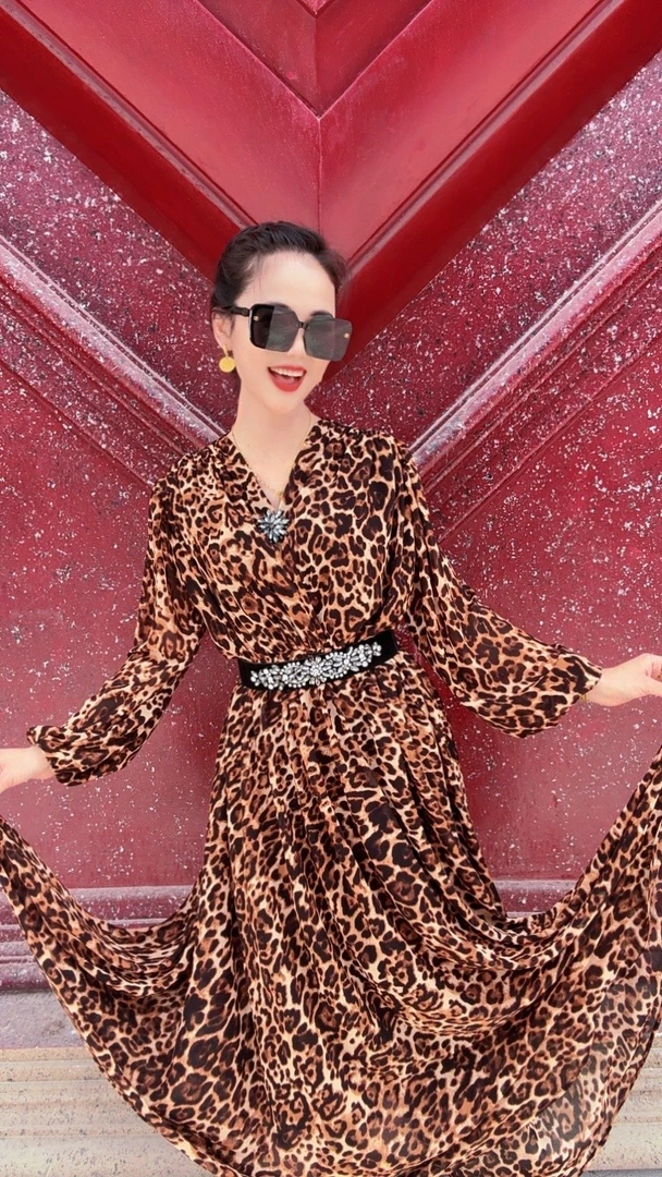 复古法式设计感V领抽绳绑带灯笼袖高腰碎花连衣裙