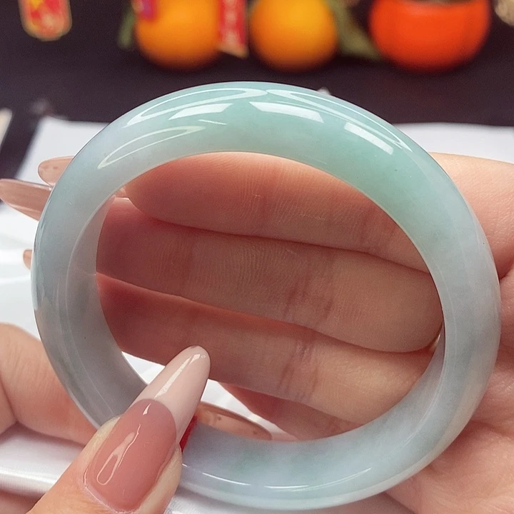 翡翠手镯未镶嵌59圈