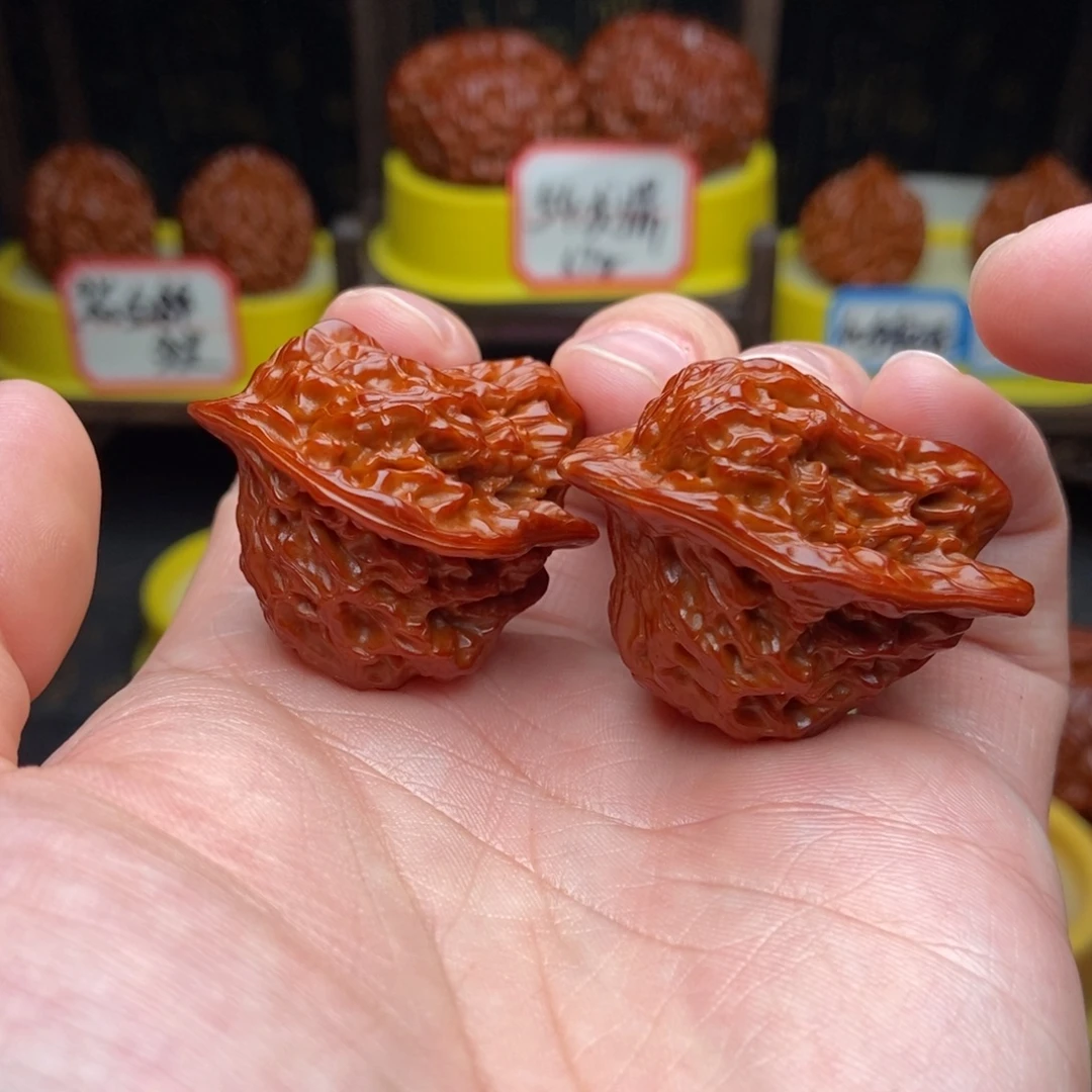 文玩核桃吊坠小鸟
