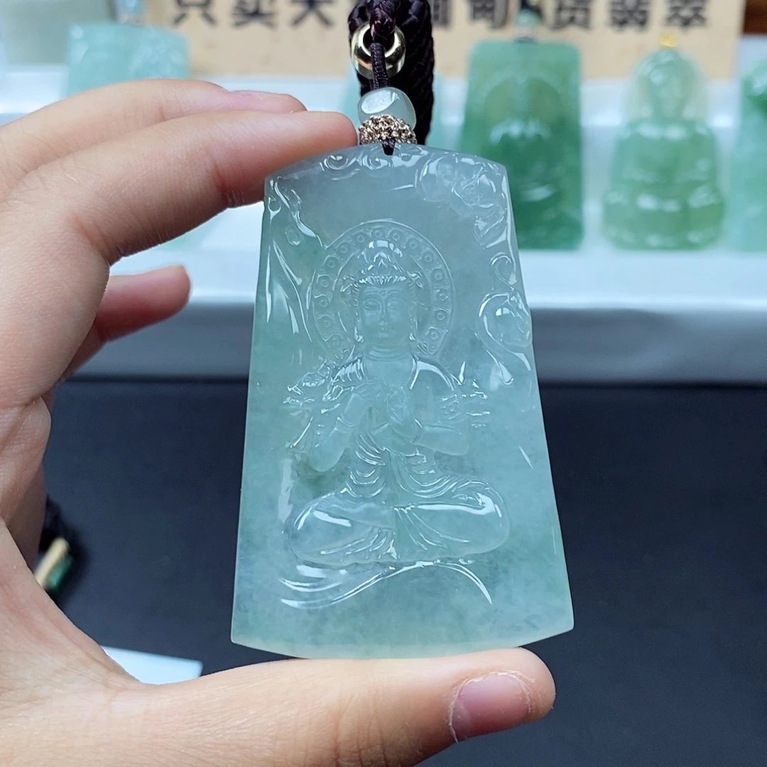 翡翠未镶嵌颈饰?****?翡翠